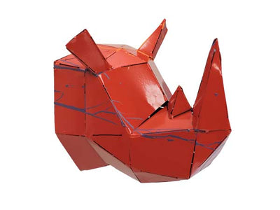 Statue trophée tête de rhinocéros rouge en métal mural