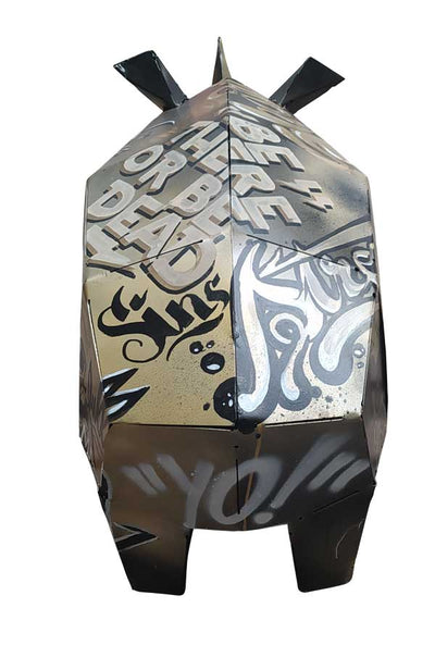 statue rhinocéros graffiti or et noir tage yo et sins